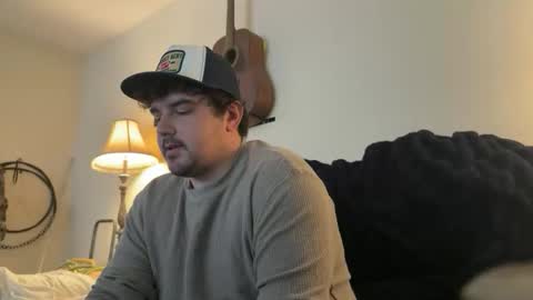 Snapshot of horneenbored chatting on 10.29.25 horneenbored online show from 10.29.25