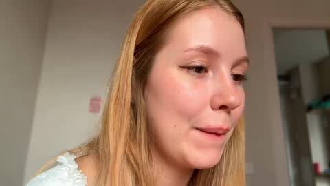Snapshot of horney_audrey chatting on 04.25.26 Audrey online show from 04.25.26