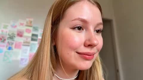 Snapshot of horney_audrey chatting on 04.27.26 Audrey online show from 04.27.26