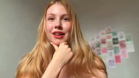 Snapshot of horney_audrey chatting on 04.28.26 Audrey online show from 04.28.26