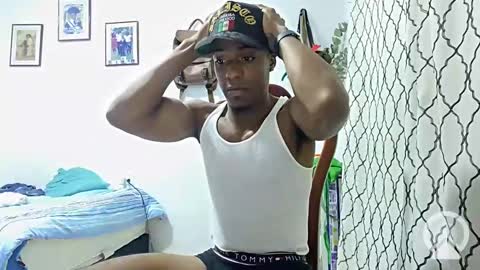 Snapshot of horneyguy2399 chatting on 12.31.24 sugarbaby online show from 12.31.24