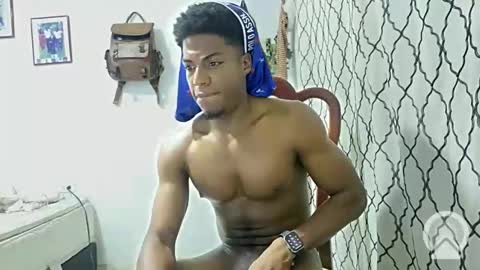 Snapshot of horneyguy2399 chatting on 01.12.25 sugarbaby online show from 01.12.25