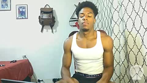 Snapshot of horneyguy2399 chatting on 01.25.25 sugarbaby online show from 01.25.25