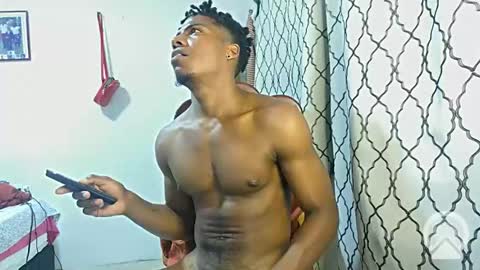 Snapshot of horneyguy2399 chatting on 02.05.25 sugarbaby online show from 02.05.25