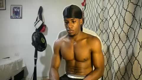 Snapshot of horneyguy2399 chatting on 09.13.25 sugarbaby online show from 09.13.25