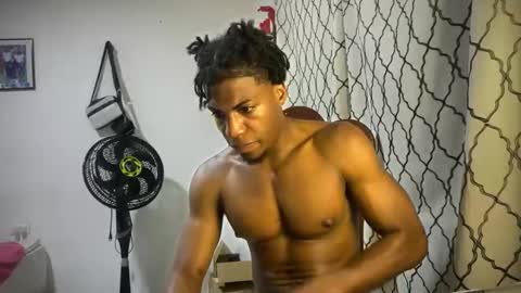 Snapshot of horneyguy2399 chatting on 09.23.25 sugarbaby online show from 09.23.25