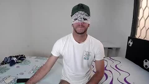 BoyHornyDirty online show from 11.23.25