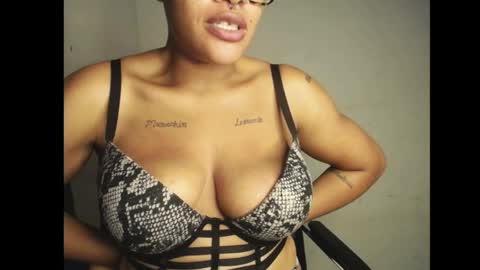 horny_ebonygirl_ online show from 05.15.26