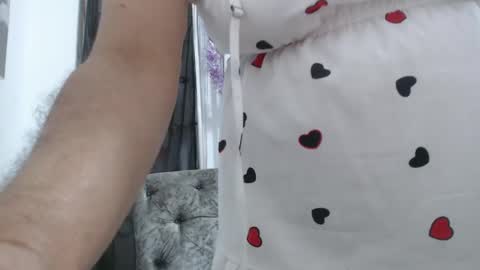 Snapshot of horny_mommy17 chatting on 01.18.25 armina online show from 01.18.25