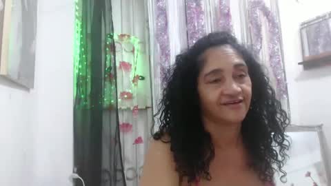 Snapshot of horny_mommy17 chatting on 01.24.25 armina online show from 01.24.25