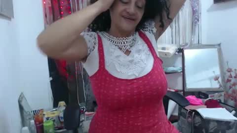 Snapshot of horny_mommy17 chatting on 02.03.25 armina online show from 02.03.25