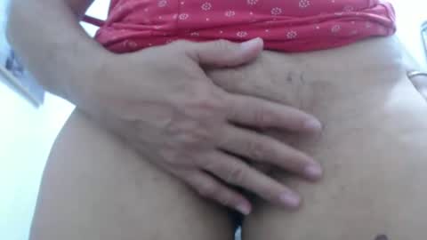 Snapshot of horny_mommy17 chatting on 02.13.25 armina online show from 02.13.25