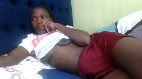 Snapshot of horny_mummie chatting on 10.04.25 andalia online show from 10.04.25