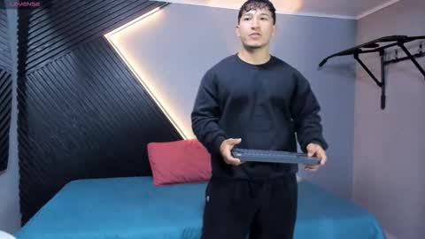 horny_nick18 online show from 03.19.26