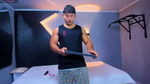 horny_nick18 online show from 04.09.26