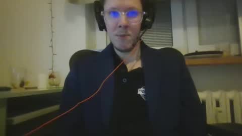 Snapshot of horny_pole chatting on 12.24.24 horny_pole online show from 12.24.24