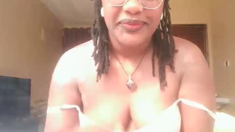 Snapshot of horny_sexxy_babe chatting on 11.02.25 Lucy online show from 11.02.25