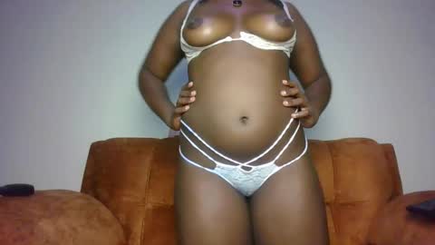 Snapshot of horny_sexxy_babe chatting on 11.26.25 Lucy online show from 11.26.25