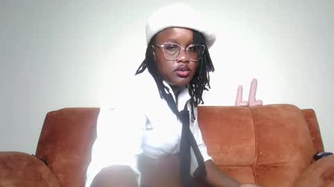 Snapshot of horny_sexxy_babe chatting on 12.05.25 Lucy online show from 12.05.25