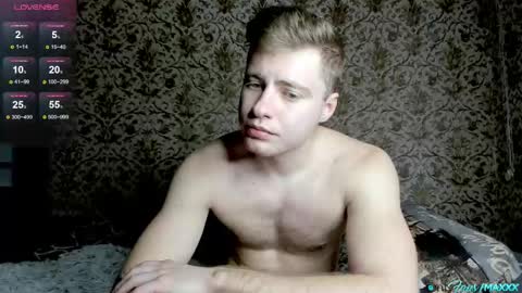 Snapshot of hornyblondieboyy chatting on 01.12.26 Max online show from 01.12.26