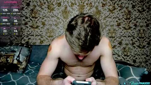 Snapshot of hornyblondieboyy chatting on 03.17.26 Max online show from 03.17.26