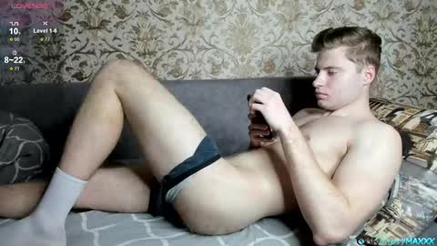 Snapshot of hornyblondieboyy chatting on 04.19.26 Max online show from 04.19.26