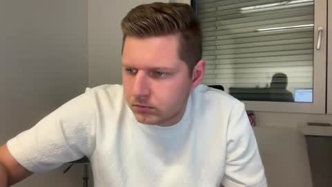 Snapshot of hornyboy95300 chatting on 11.09.25 hornyboy95300 online show from 11.09.25