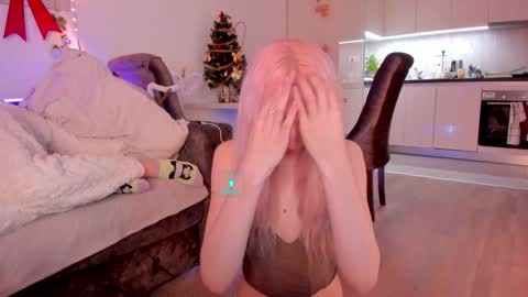 Snapshot of hornybunnys chatting on 12.30.24 Alex and Rosie online show from 12.30.24