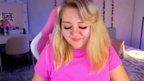 Snapshot of hornycakee chatting on 11.24.25 HornyCakee online show from 11.24.25