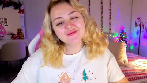 Snapshot of hornycakee chatting on 12.15.25 HornyCakee online show from 12.15.25