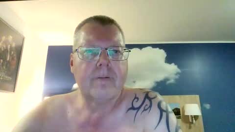 Snapshot of hornydick874303 chatting on 09.23.25 Meikelmeier online show from 09.23.25