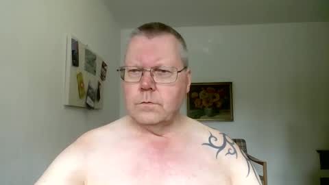 Snapshot of hornydick874303 chatting on 10.18.25 Meikelmeier online show from 10.18.25