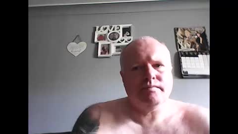 hornyguy19781978 online show from 05.06.26