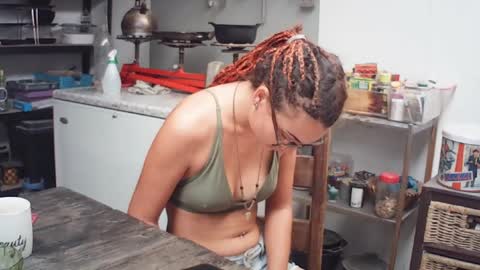 Nix  D online show from 04.12.26