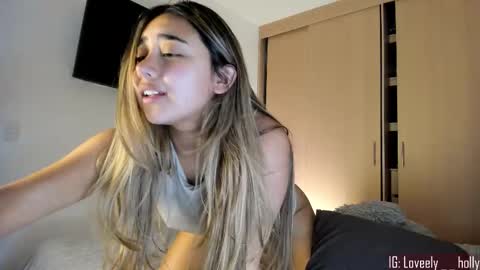 Snapshot of hornyholly__ chatting on 02.22.26 Holly online show from 02.22.26