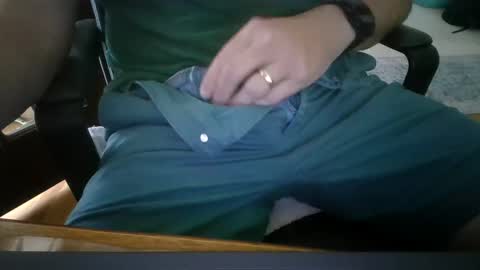 Snapshot of hornyhubby1001 chatting on 09.28.25 hornyhubby1001 online show from 09.28.25