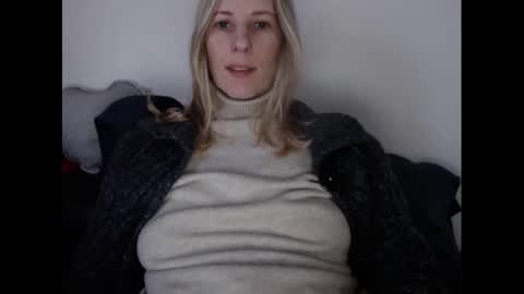 Snapshot of hornyssima chatting on 01.13.25 Hornyssima online show from 01.13.25
