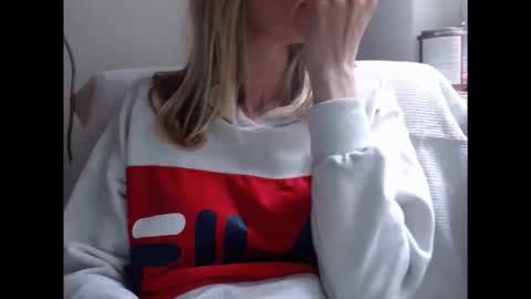 Snapshot of hornyssima chatting on 09.22.25 Hornyssima online show from 09.22.25
