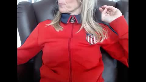 Snapshot of hornyssima chatting on 09.28.25 Hornyssima online show from 09.28.25