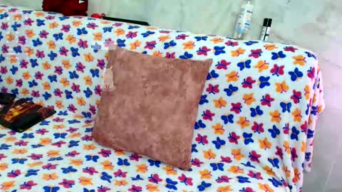 Snapshot of hornytwosomexxx chatting on 12.15.25 hornytwosomexxx online show from 12.15.25