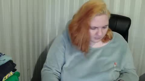 Snapshot of hot2panthers chatting on 12.15.25 hot2panthers online show from 12.15.25