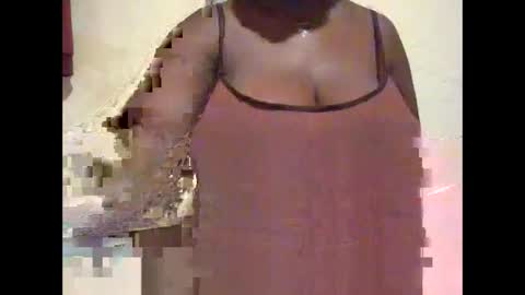 Snapshot of hot_alynn chatting on 11.05.25 ALLYN online show from 11.05.25