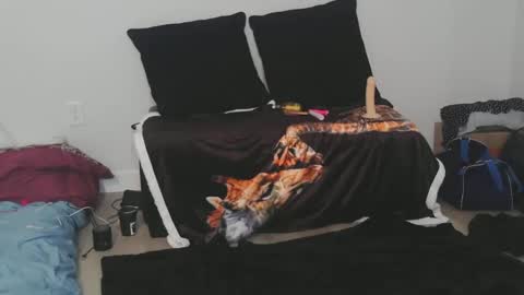 hot_bambi_and_hung_beast online show from 12.17.24