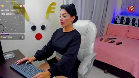 VALENTINA online show from 01.05.25
