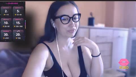 Snapshot of hot_big_ass chatting on 09.25.25 v online show from 09.25.25