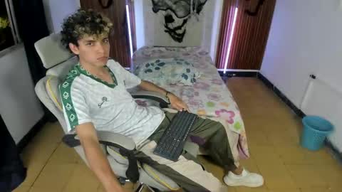 hot bunny online show from 10.28.25