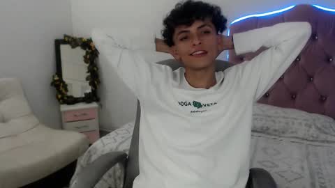 Snapshot of hot_bunny777_ chatting on 12.04.25 Salomon online show from 12.04.25