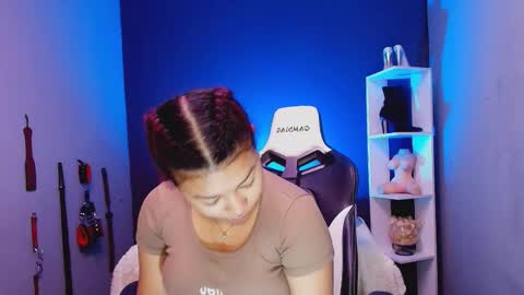 hot chocolate 4u online show from 11.18.25