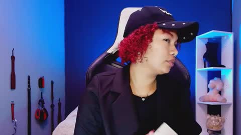 Snapshot of hot_chocolate_4u chatting on 12.17.25 hot chocolate 4u online show from 12.17.25