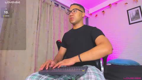 hot_dreams_x online show from 01.15.25